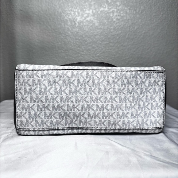 Michael Kors White and Grey Crossbody Purse - Picture 3 of 5